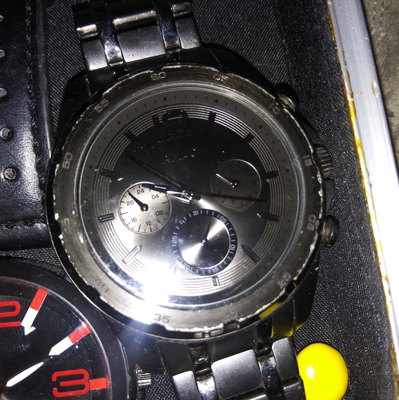 Watch - Picture 2 of 2